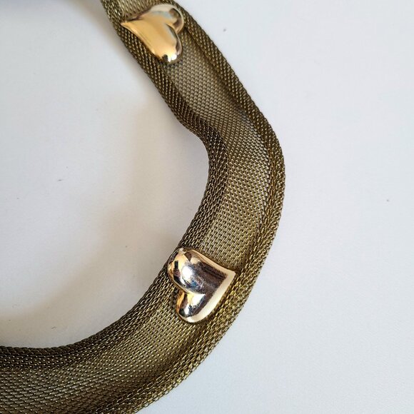Susi Roher belt with gold metal mesh and hearts design. - Picture 6 of 9
